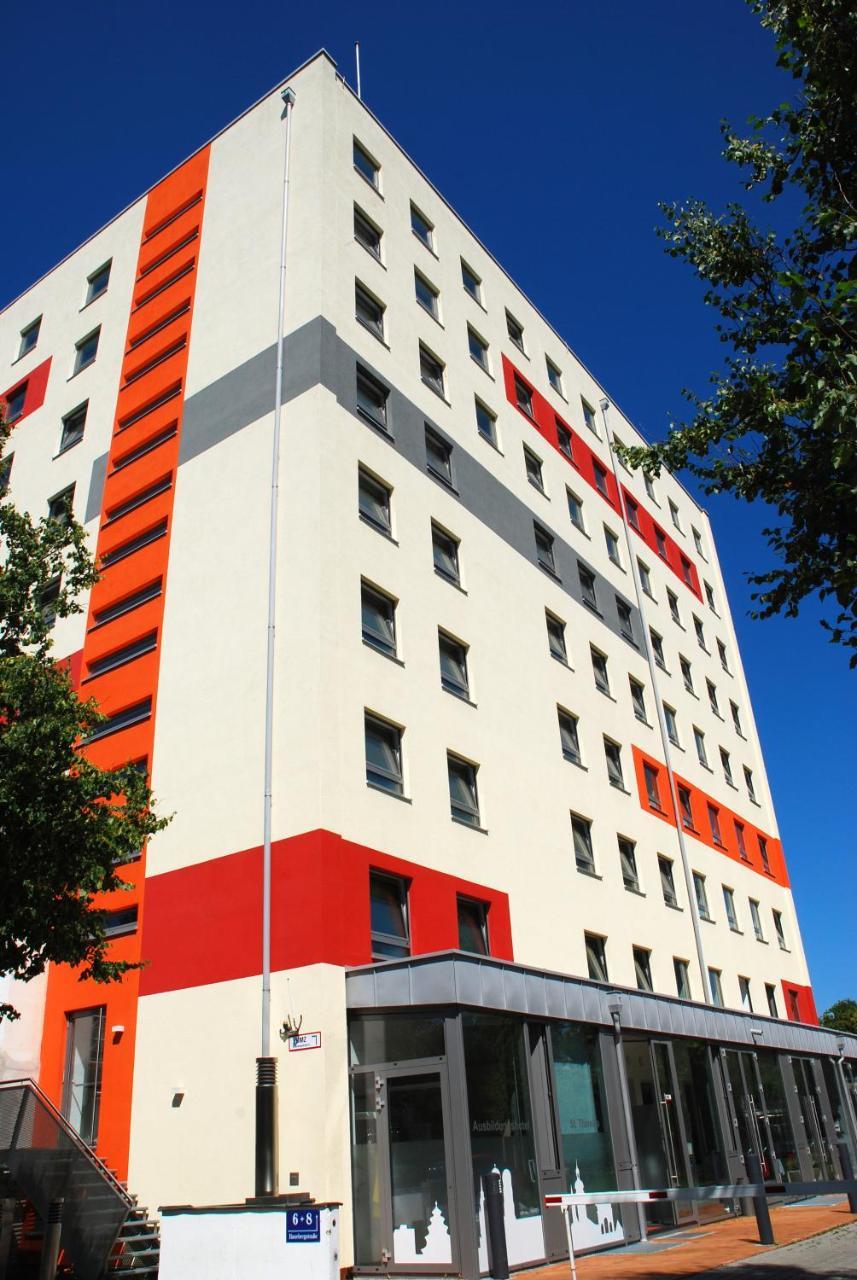 Ausbildungshotel St. Theresia Munique Exterior foto