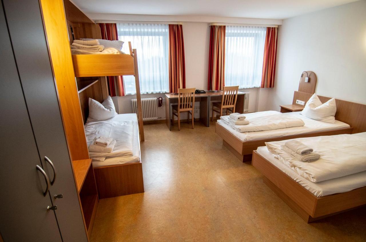 Ausbildungshotel St. Theresia Munique Exterior foto