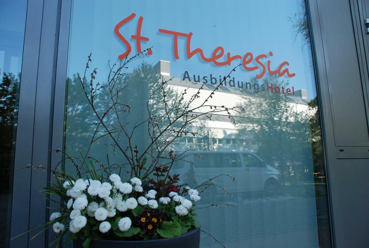 Ausbildungshotel St. Theresia Munique Exterior foto